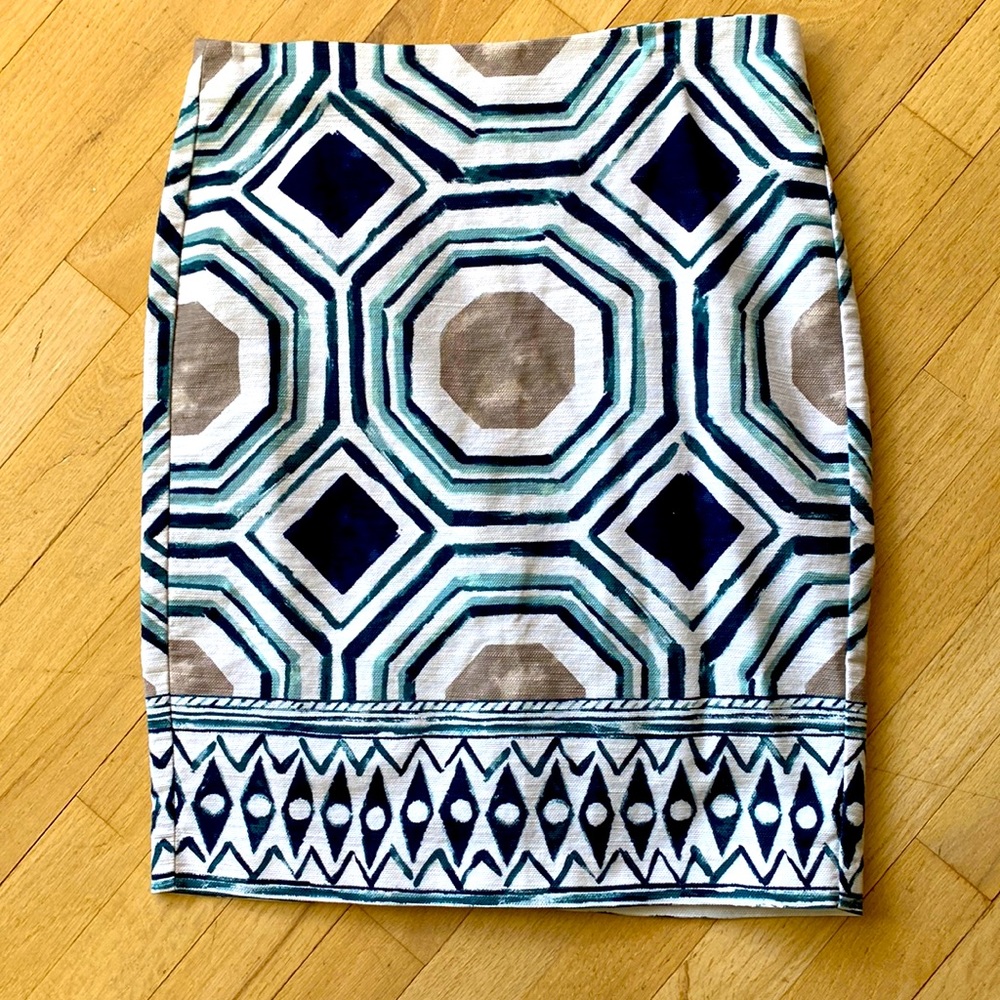 LOFT Geomatric Pencil Skirt size 4 - excellent condition!